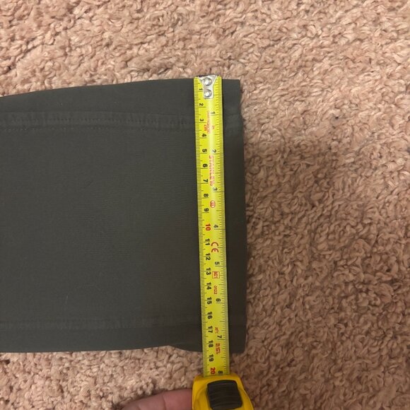 Athleta Womens Large North Peak Cargo Pants Green Olive Stretch Yoga Workout Gym - Picture 12 of 13